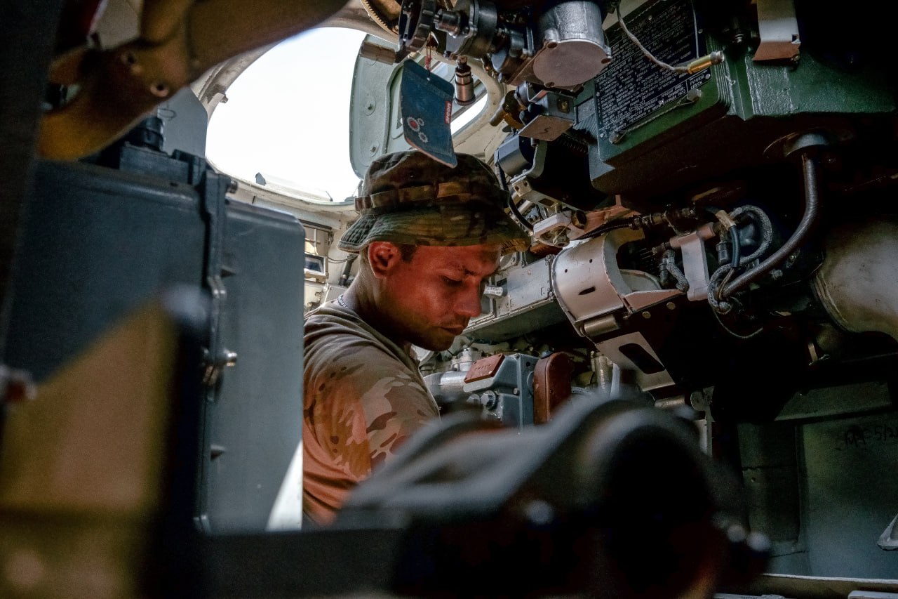 Денис Григорюк: Живым и мертвым!. 9 декабря в России отмечают День героев Отечества Денис Григорюк: Живым и мертвым!. 9 декабря в России отмечают День героев Отечества