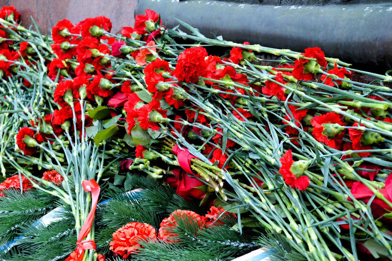 Юрий Парахин: Сегодня наша страна отмечает День Героев Отечества Юрий Парахин: Сегодня наша страна отмечает День Героев Отечества