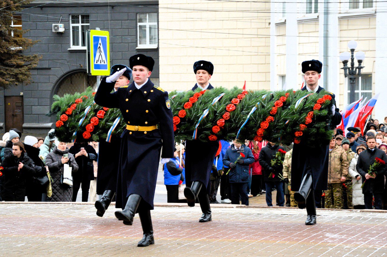 Юрий Парахин: Сегодня наша страна отмечает День Героев Отечества Юрий Парахин: Сегодня наша страна отмечает День Героев Отечества