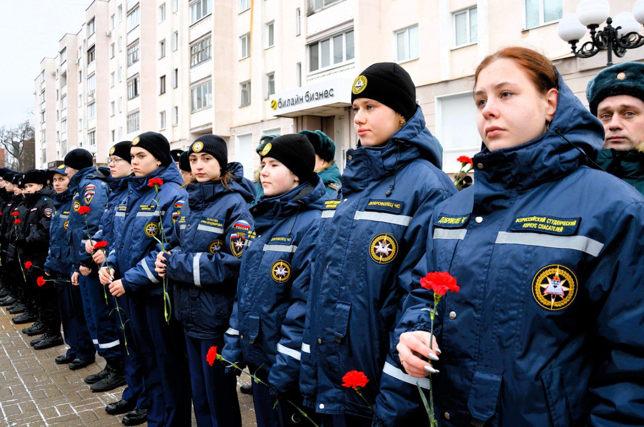 Юрий Парахин: Сегодня наша страна отмечает День Героев Отечества Юрий Парахин: Сегодня наша страна отмечает День Героев Отечества