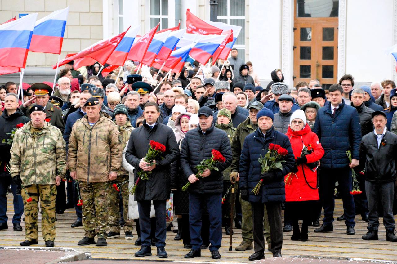 В Орле почтили память Героев Отечества В Орле почтили память Героев Отечества
