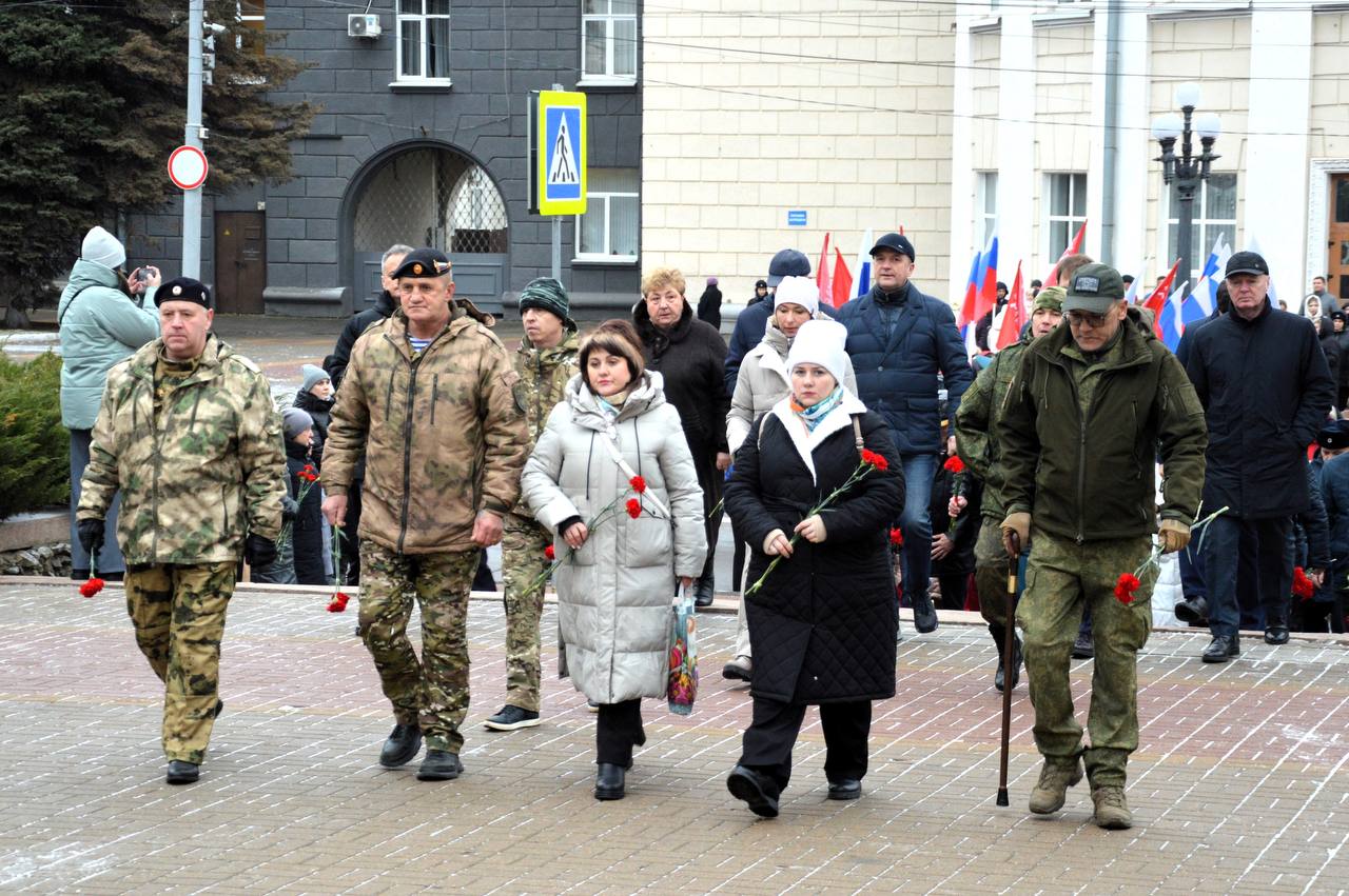 В Орле почтили память Героев Отечества В Орле почтили память Героев Отечества