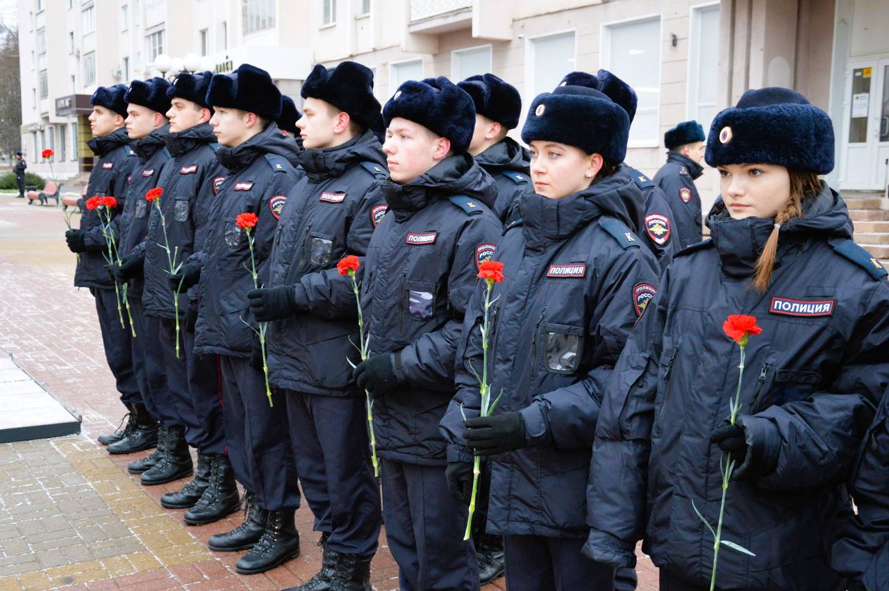 В Орле почтили память Героев Отечества В Орле почтили память Героев Отечества