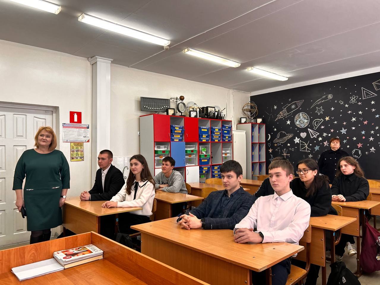 #про_ТИК. Территориальные избирательные комиссии города Орла и Орловской области присоединились к акции облизбиркома «Твой шаг в будущее!» ко Дню Конституции России #про_ТИК. Территориальные избирательные комиссии города Орла и Орловской области присоединились к акции облизбиркома «Твой шаг в будущее!» ко Дню Конституции России