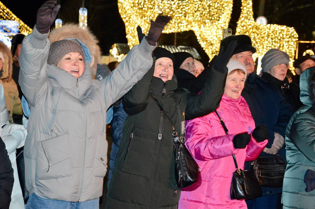 Праздник традиций и музыки: в Орле завершился гала-концерт в рамках фестиваля «Бирюза» Праздник традиций и музыки: в Орле завершился гала-концерт в рамках фестиваля «Бирюза»