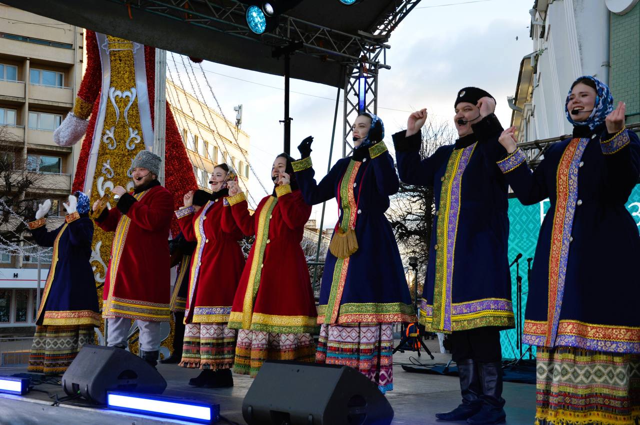 В Орле проходит фестиваль национальных туристских маршрутов «Бирюза» В Орле проходит фестиваль национальных туристских маршрутов «Бирюза»