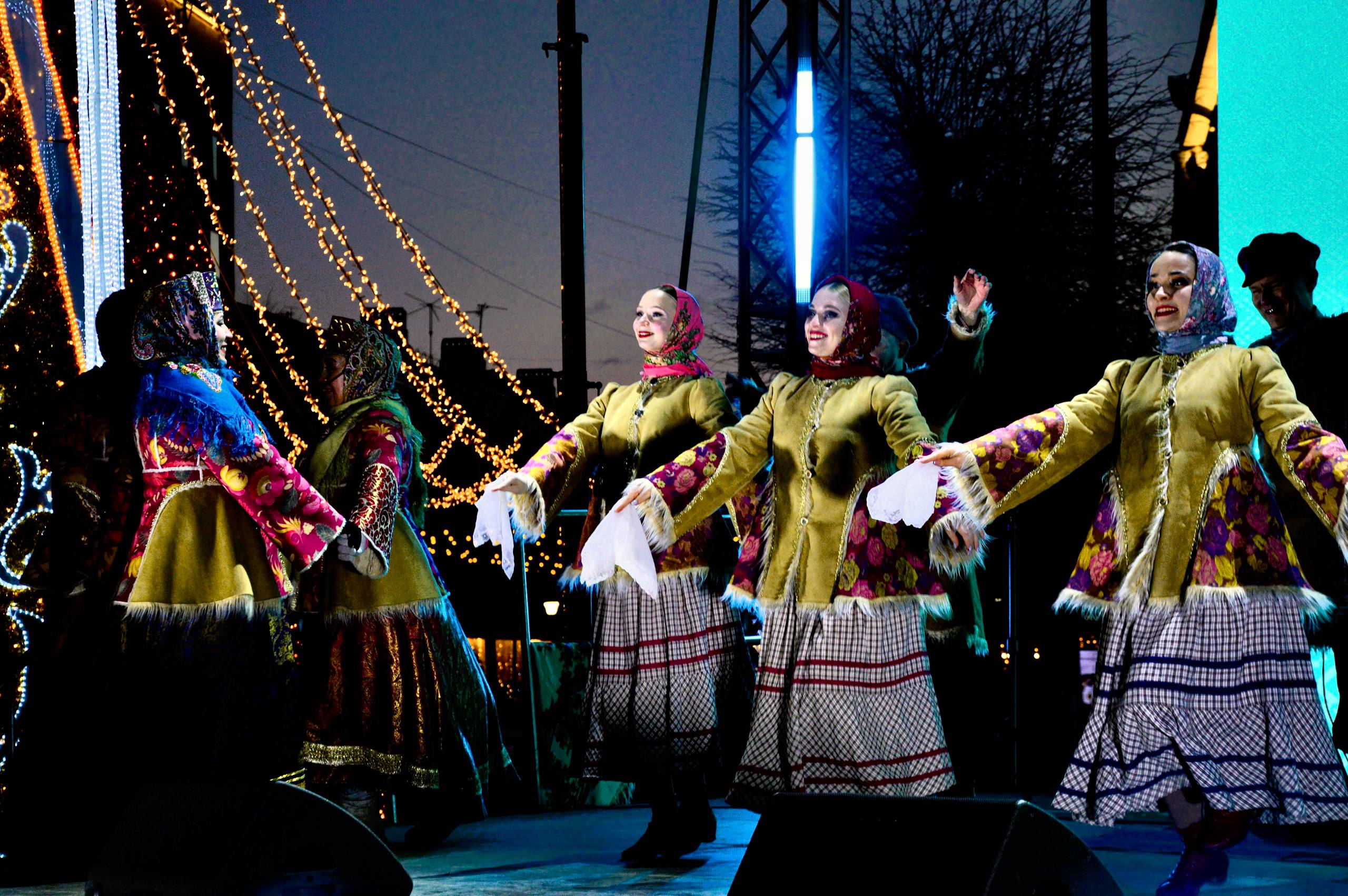 Юрий Парахин: Друзья, спасибо всем, кто провёл этот вечер вместе с нами на площади Ленина! Юрий Парахин: Друзья, спасибо всем, кто провёл этот вечер вместе с нами на площади Ленина!