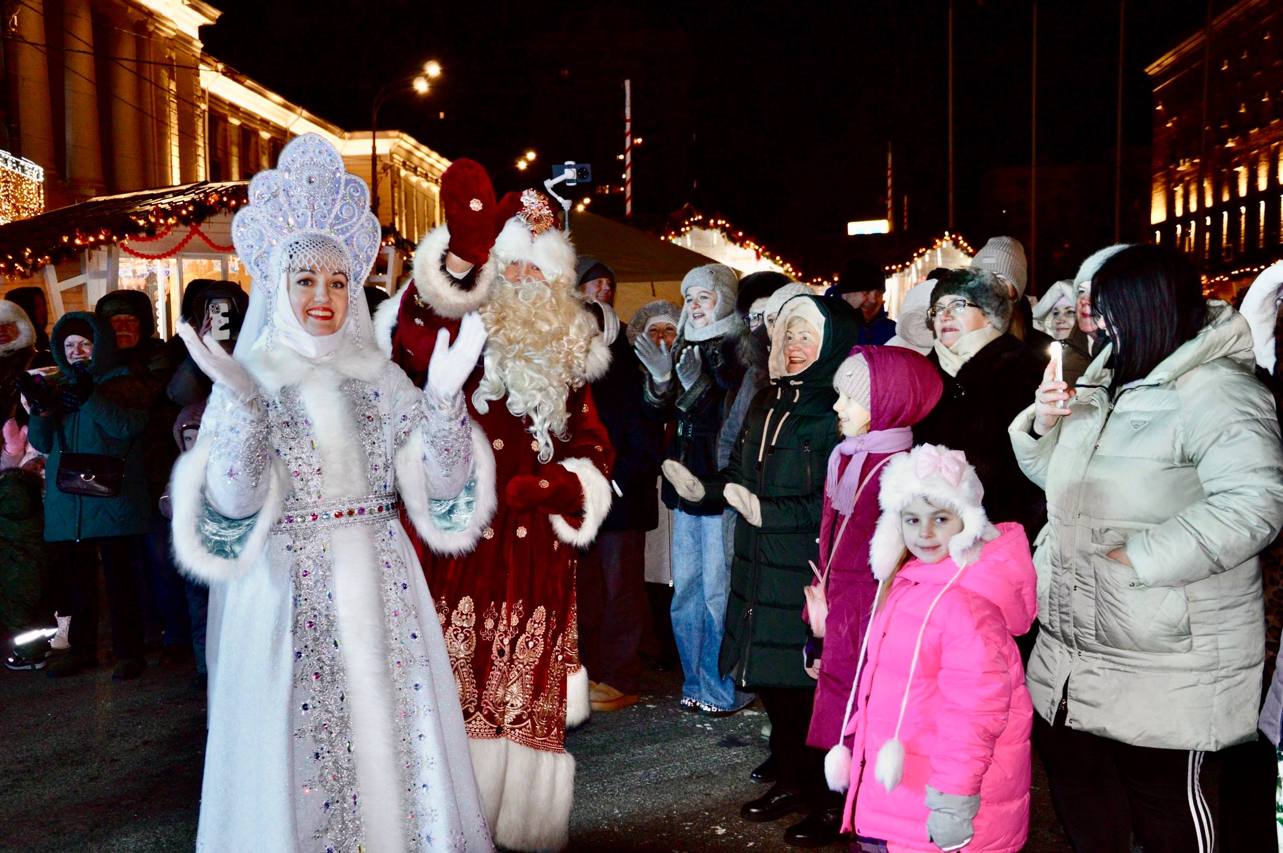 Юрий Парахин: Друзья, спасибо всем, кто провёл этот вечер вместе с нами на площади Ленина! Юрий Парахин: Друзья, спасибо всем, кто провёл этот вечер вместе с нами на площади Ленина!