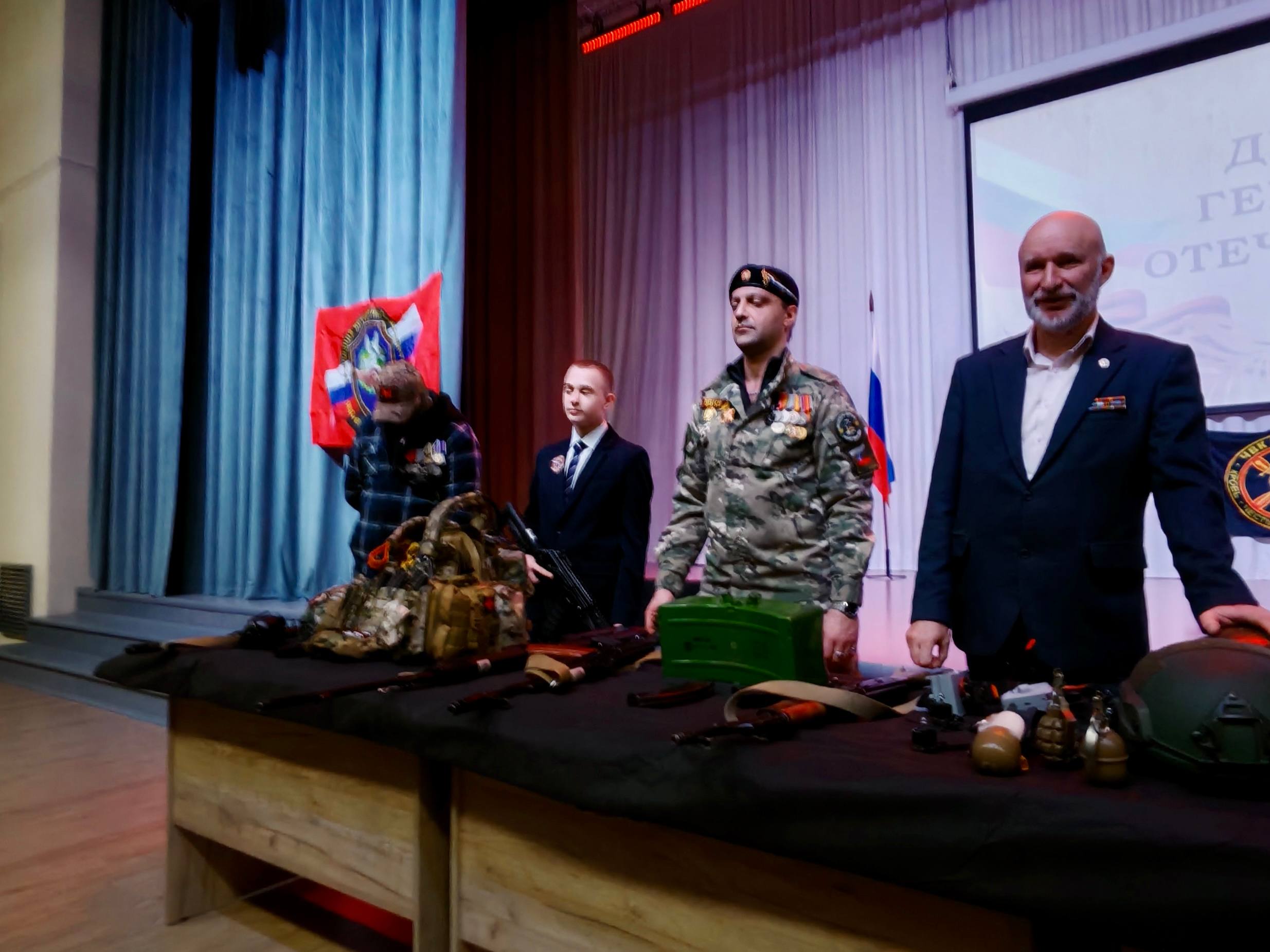 «Диалоги с героями»: в орловских школах продолжаются встречи с участниками СВО «Диалоги с героями»: в орловских школах продолжаются встречи с участниками СВО