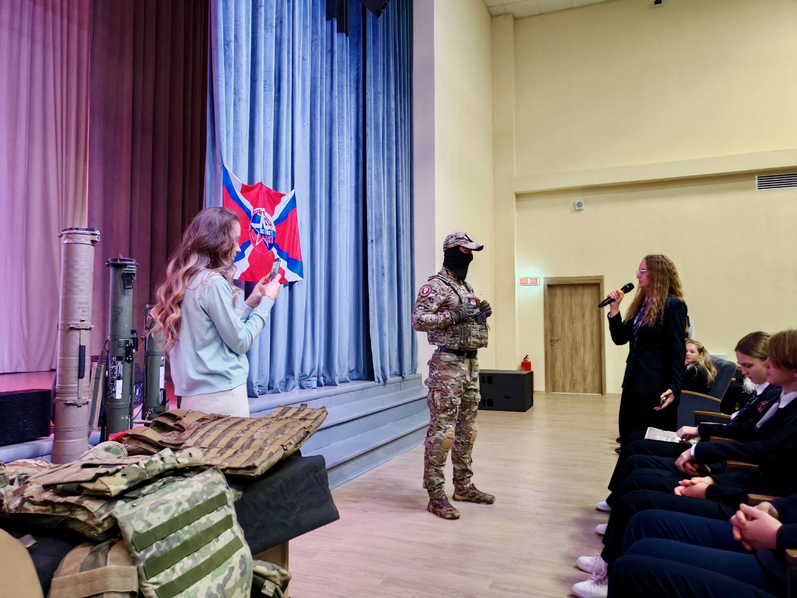 «Диалоги с героями»: в орловских школах продолжаются встречи с участниками СВО «Диалоги с героями»: в орловских школах продолжаются встречи с участниками СВО