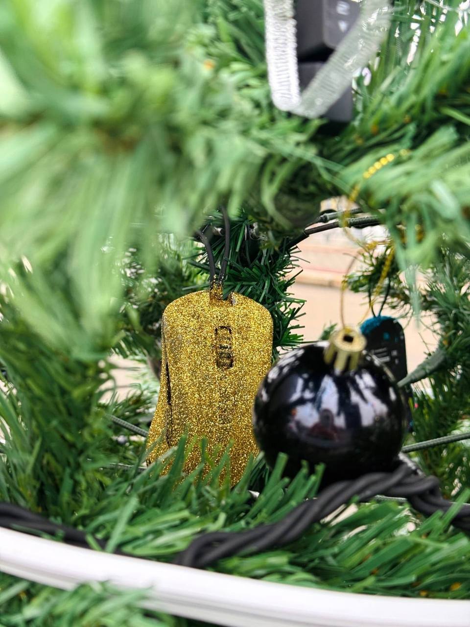 Следующей новогоднюю эстафету на Ленинском мосту принимает компания цифровых технологий «Технолаб» Следующей новогоднюю эстафету на Ленинском мосту принимает компания цифровых технологий «Технолаб»