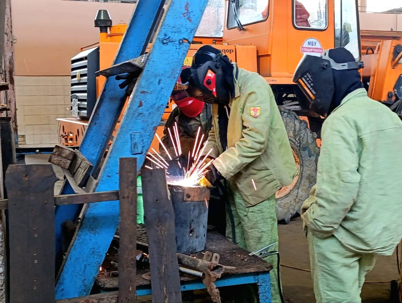 Кузница кадров: «Спецавтобаза» продолжает традицию подготовки молодых специалистов Кузница кадров: «Спецавтобаза» продолжает традицию подготовки молодых специалистов