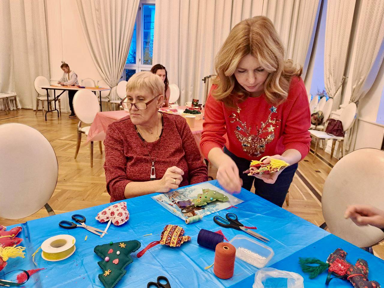 В атмосфере заботы и творчества: в Орле для семей особых категорий провели новогодние мастер-классы В атмосфере заботы и творчества: в Орле для семей особых категорий провели новогодние мастер-классы