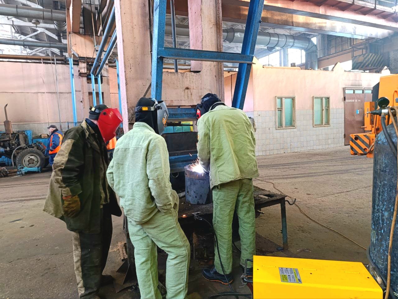 Кузница кадров: «Спецавтобаза» продолжает традицию подготовки молодых специалистов Кузница кадров: «Спецавтобаза» продолжает традицию подготовки молодых специалистов