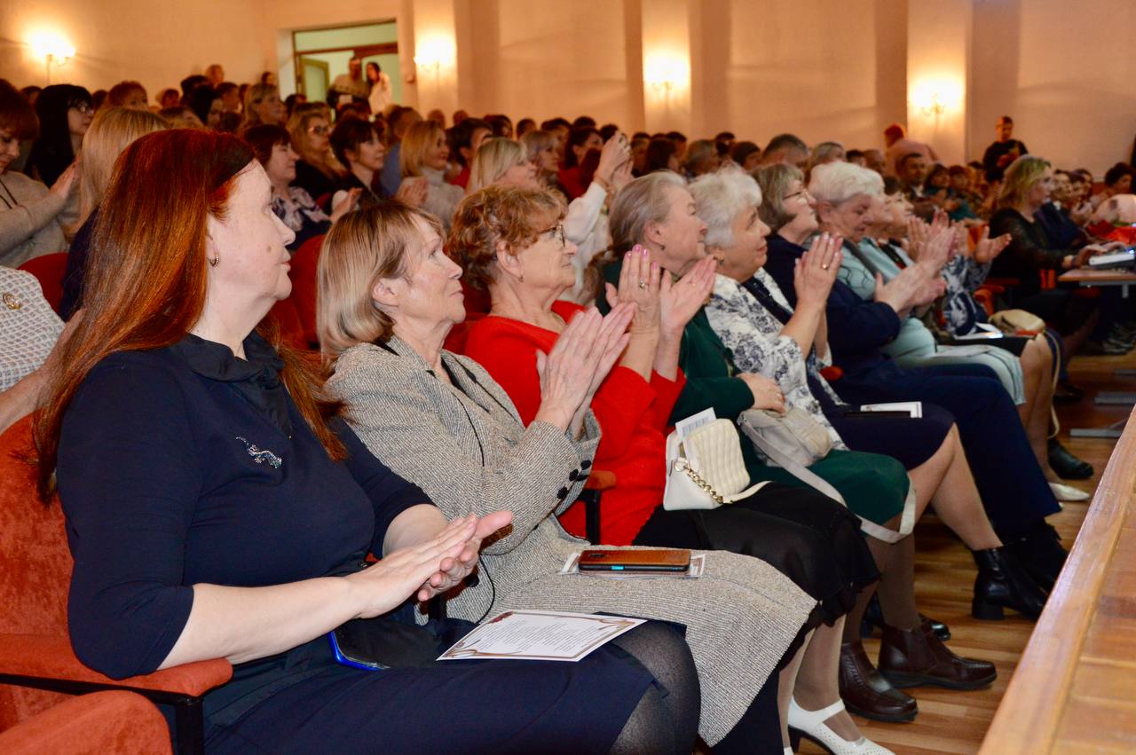 «Зажигая сердца»: школа №10 города Орла отметила 80-летний юбилей! «Зажигая сердца»: школа №10 города Орла отметила 80-летний юбилей!