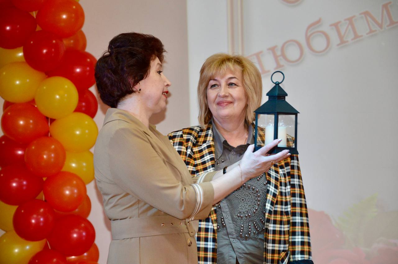 «Зажигая сердца»: школа №10 города Орла отметила 80-летний юбилей! «Зажигая сердца»: школа №10 города Орла отметила 80-летний юбилей!