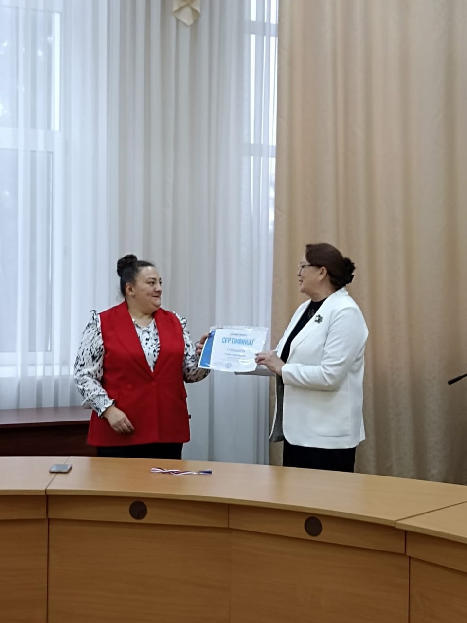 #про_ТИК. Председатели территориальных избирательных комиссий города Орла и Орловской области вручают сертификаты участникам регионального этапа Всероссийского конкурса «Атмосфера» #про_ТИК. Председатели территориальных избирательных комиссий города Орла и Орловской области вручают сертификаты участникам регионального этапа Всероссийского конкурса «Атмосфера»