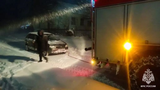 Четыре машины застряли в метель в Орловской области