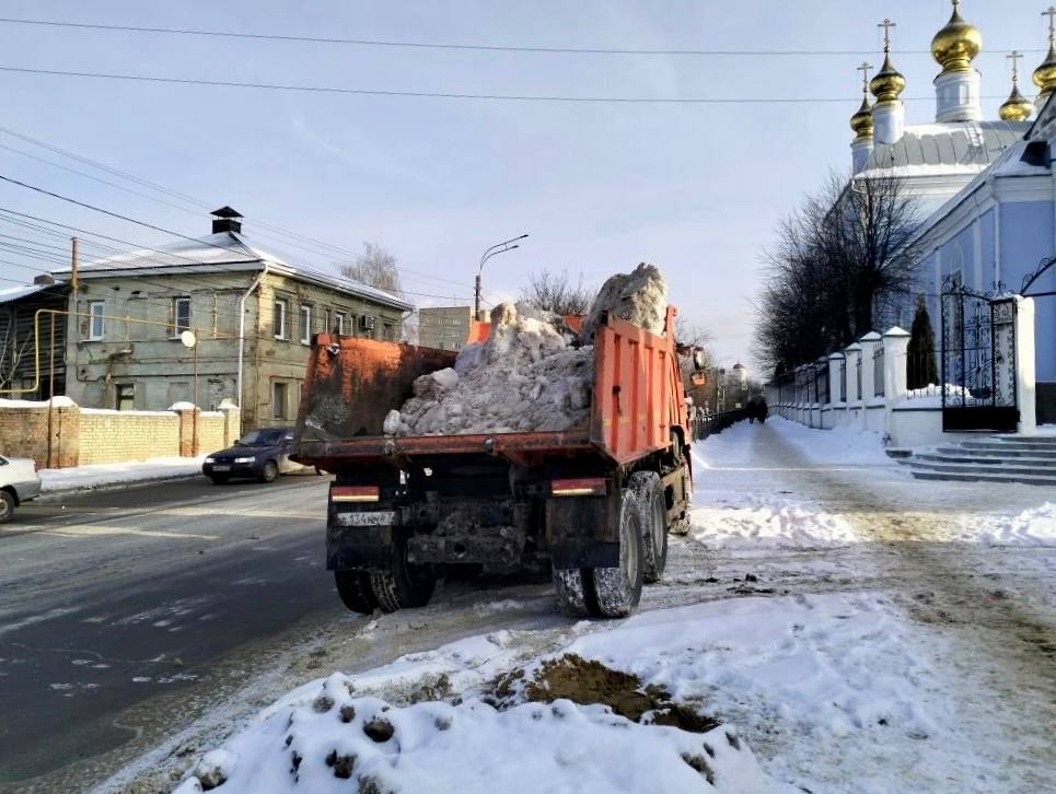 Зима не дремлет — и город тоже Зима не дремлет — и город тоже