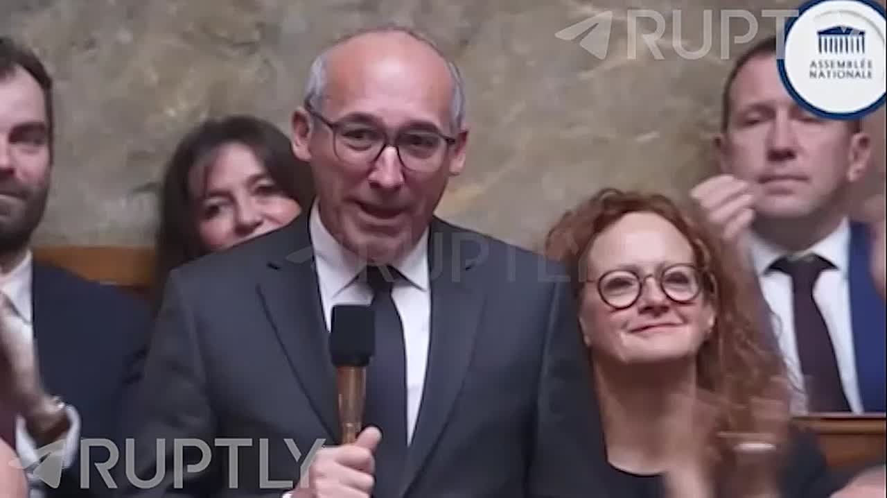 «У Франции тоже есть свои заморские территории, и ни при каких обстоятельствах мы не хотим, чтобы оспаривался их суверенитет», — французские колониалисты во главе с премьером Лекорню в панике и боятся, что вслед за...