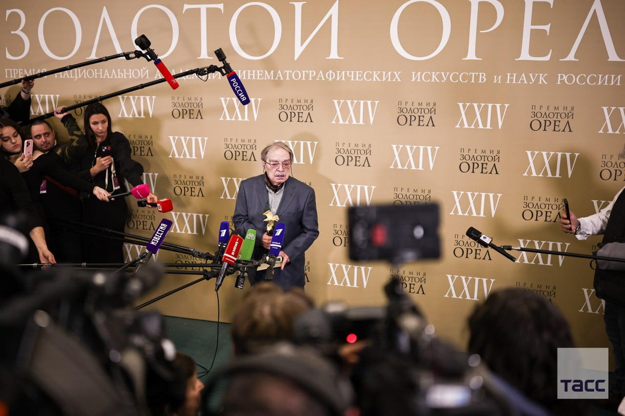 В Москве прошла церемония вручения премии в области кинематографии "Золотой орел" В Москве прошла церемония вручения премии в области кинематографии "Золотой орел"