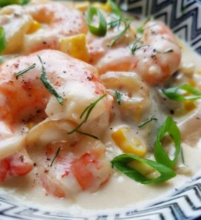 Ужасно вкусные креветки в сливочном соусе: быстро и просто