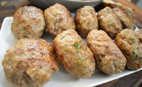 Секреты идеальных немецких котлет: как сделать пышное мясное блюдо для всей семьи