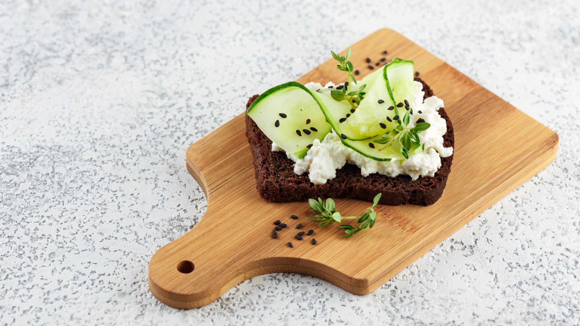 Больше не будете покупать плавленый сыр в магазине: нежную намазку сделаете дома