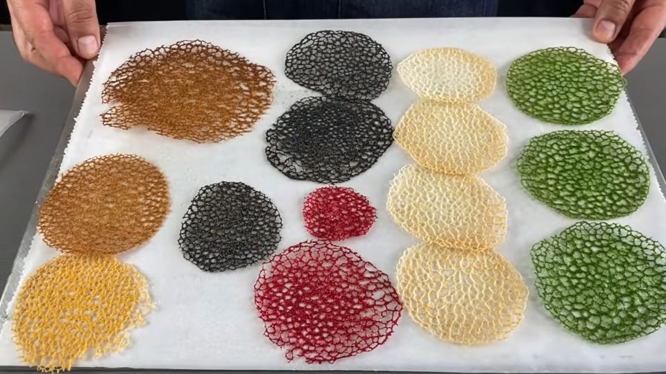 Изюминка праздничного стола: вкусная «снежинка» украсит любое блюдо