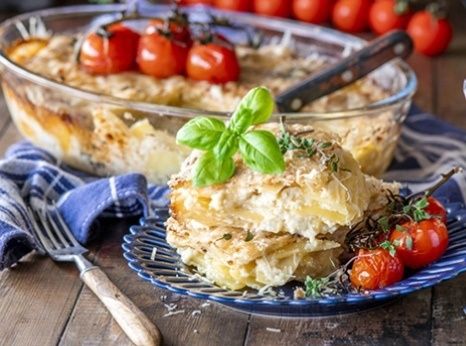 Восхитительный картофельно-творожный гратен с подпечёнными томатами для настоящих гурманов