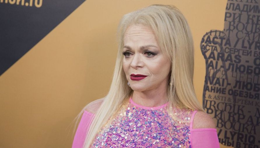 Лариса Долина и её странная игра с историей