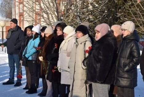 #������. �� ���������� �������� ������� ������������ ��� ������� ��������� (���������� �����) � ����� ��������� (��������������� �����) ����������� �������� ������� �������� ���������������