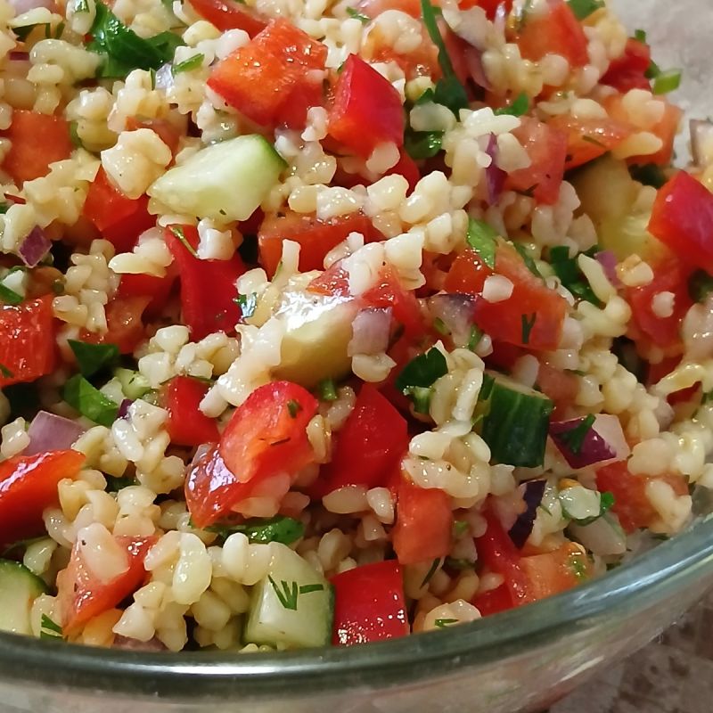 Лёгкий салат с булгуром: идеальный выбор для здорового питания