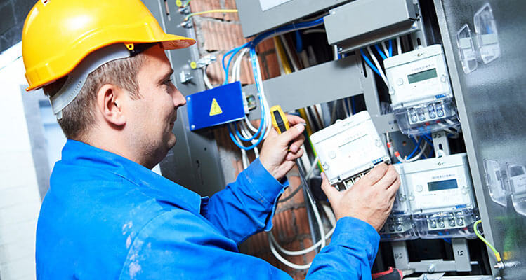 Как вернуть переплату за коммуналку: решение Верховного суда о поверке счетчиков