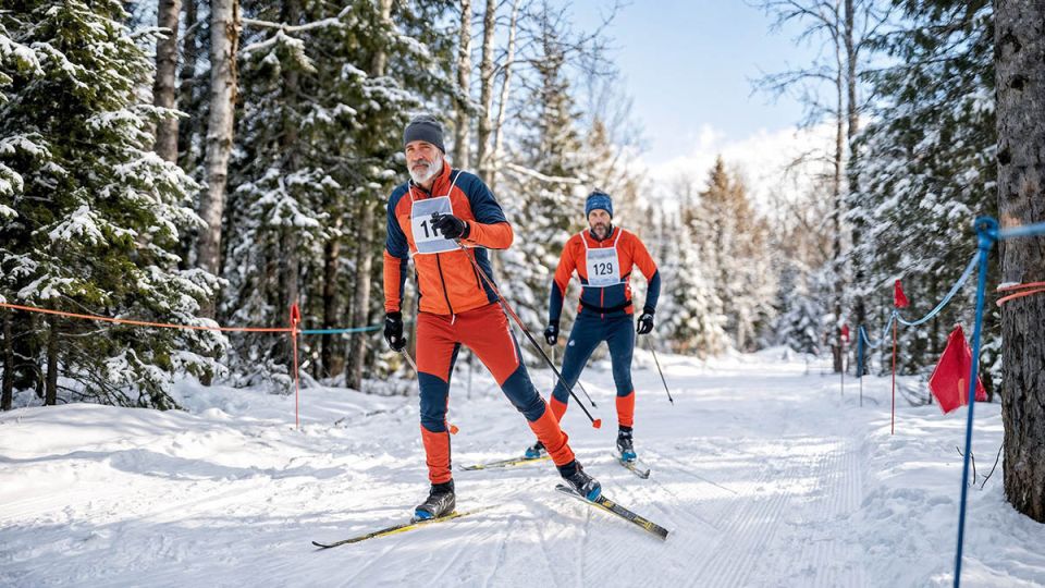 Зима как заряд: 6 простых занятий на свежем воздухе, которые вернут энергию (даже если вы не спортсмен)