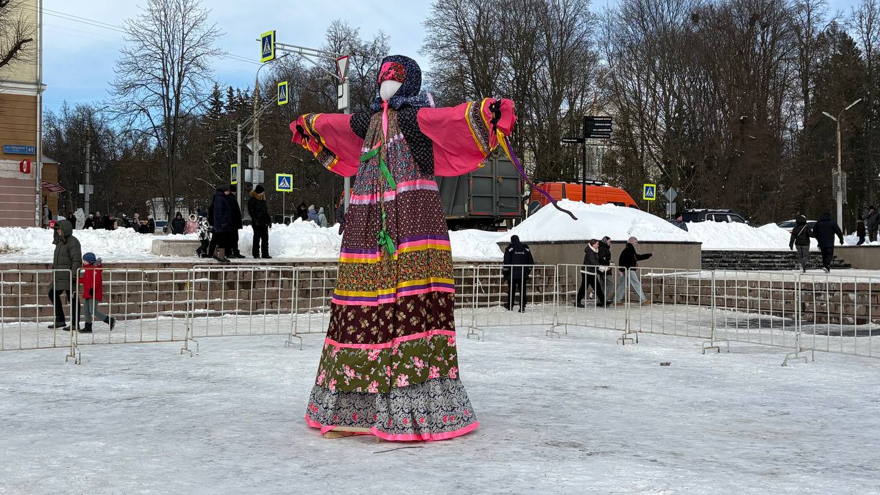 В Орле отмечают широкую Масленицу В Орле отмечают широкую Масленицу