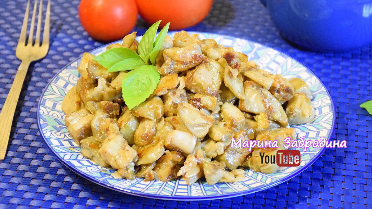 Нежные жареные баклажаны с яйцами и ароматным чесноком