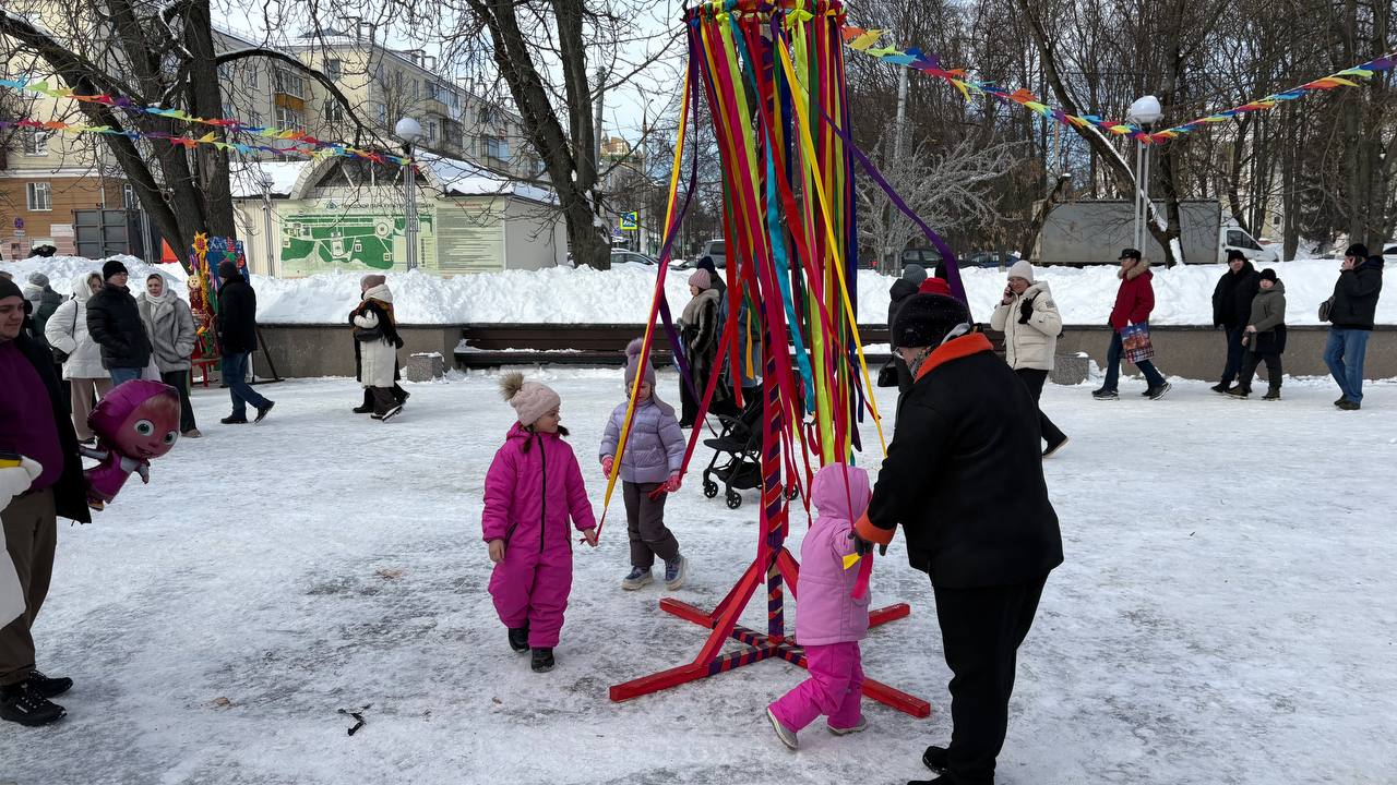 В Орле отмечают широкую Масленицу В Орле отмечают широкую Масленицу