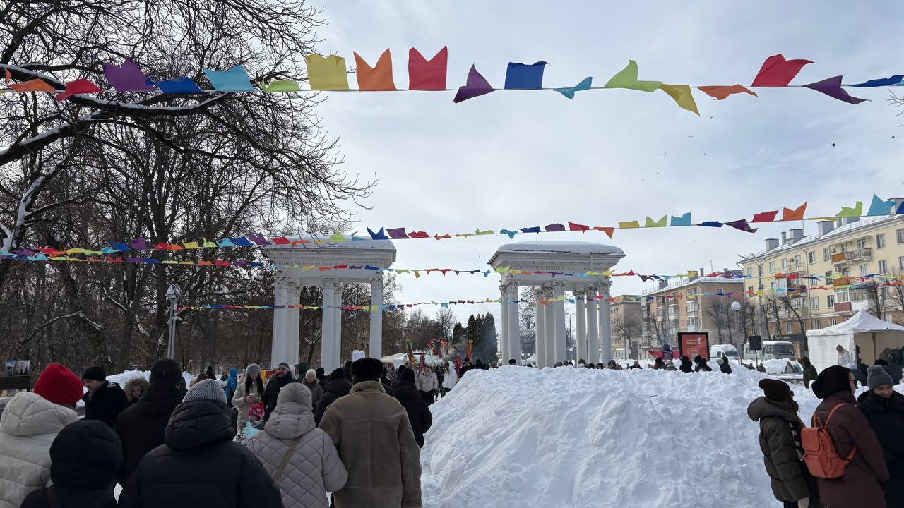 В Орле отмечают широкую Масленицу В Орле отмечают широкую Масленицу