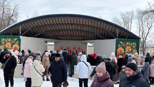 В Орле отмечают широкую Масленицу