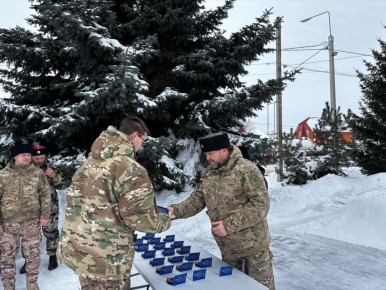 В День защитников Отечества ливенским казакам вручили шевроны и удостоверения