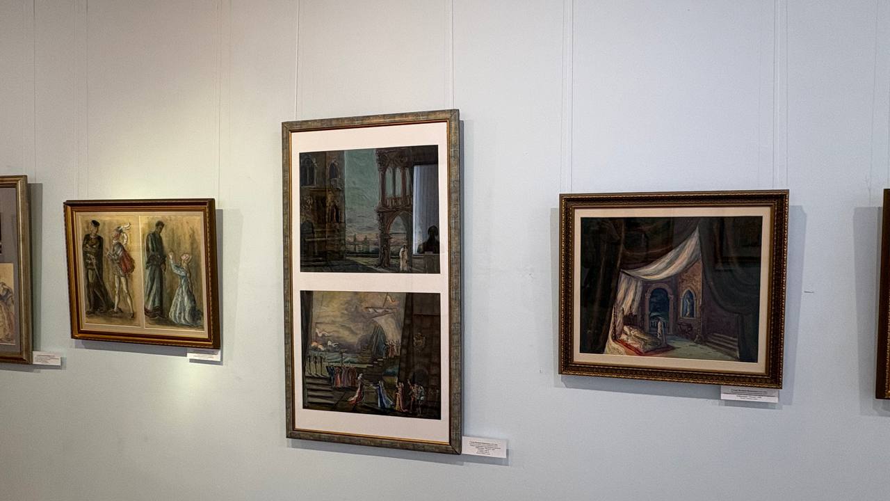 В Орле открылась выставка к 150-летию Союза театральных деятелей России В Орле открылась выставка к 150-летию Союза театральных деятелей России