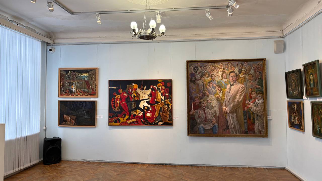 В Орле открылась выставка к 150-летию Союза театральных деятелей России В Орле открылась выставка к 150-летию Союза театральных деятелей России