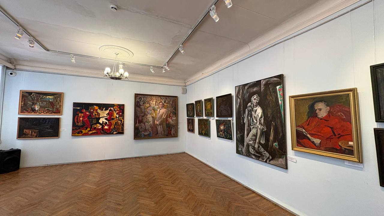 В Орле открылась выставка к 150-летию Союза театральных деятелей России В Орле открылась выставка к 150-летию Союза театральных деятелей России