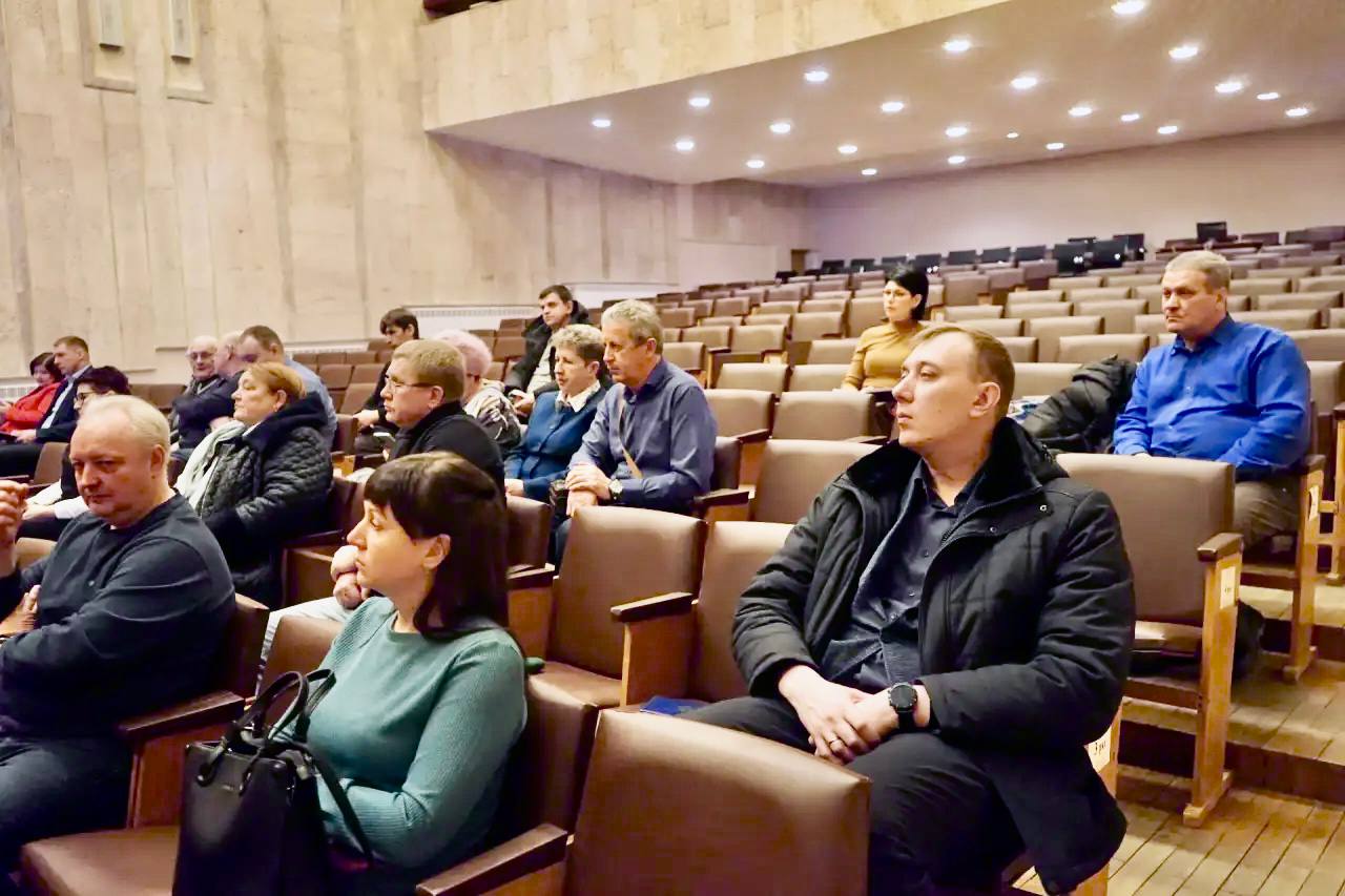 Уборка дворов – на контроле: в Орле усилен надзор за работой управляющих компаний Уборка дворов – на контроле: в Орле усилен надзор за работой управляющих компаний