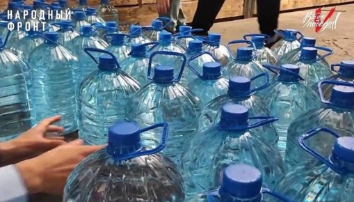 Орловцы передали в Донецк многотонную аквапосылку