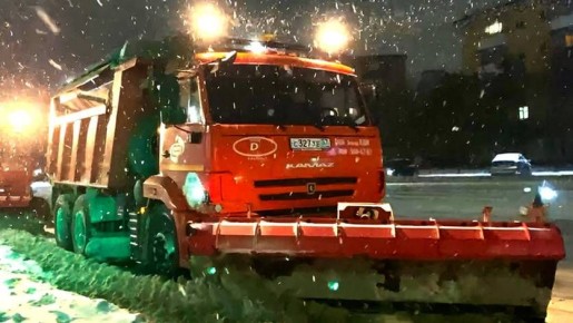 За ночь с улиц Орла вывезли почти 250 самосвалов снега