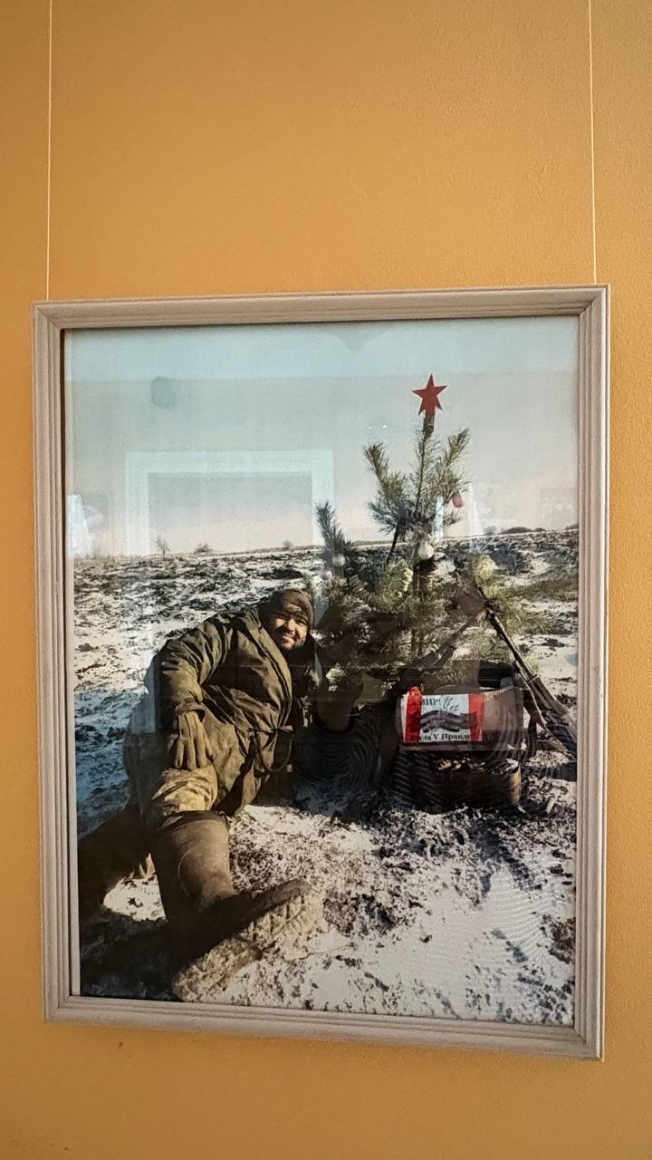 В Орле в «Свободном пространстве» открылась фотовыставка «Своих не бросаем»