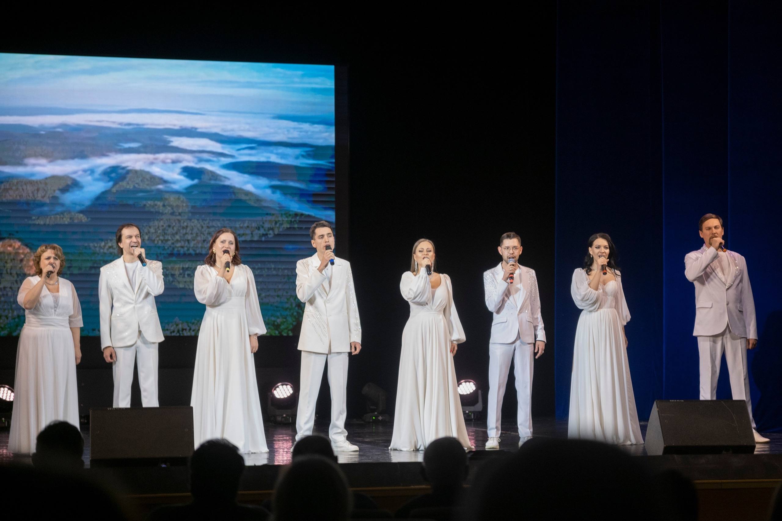 Артисты из Орла дали концерт в Курской области Артисты из Орла дали концерт в Курской области