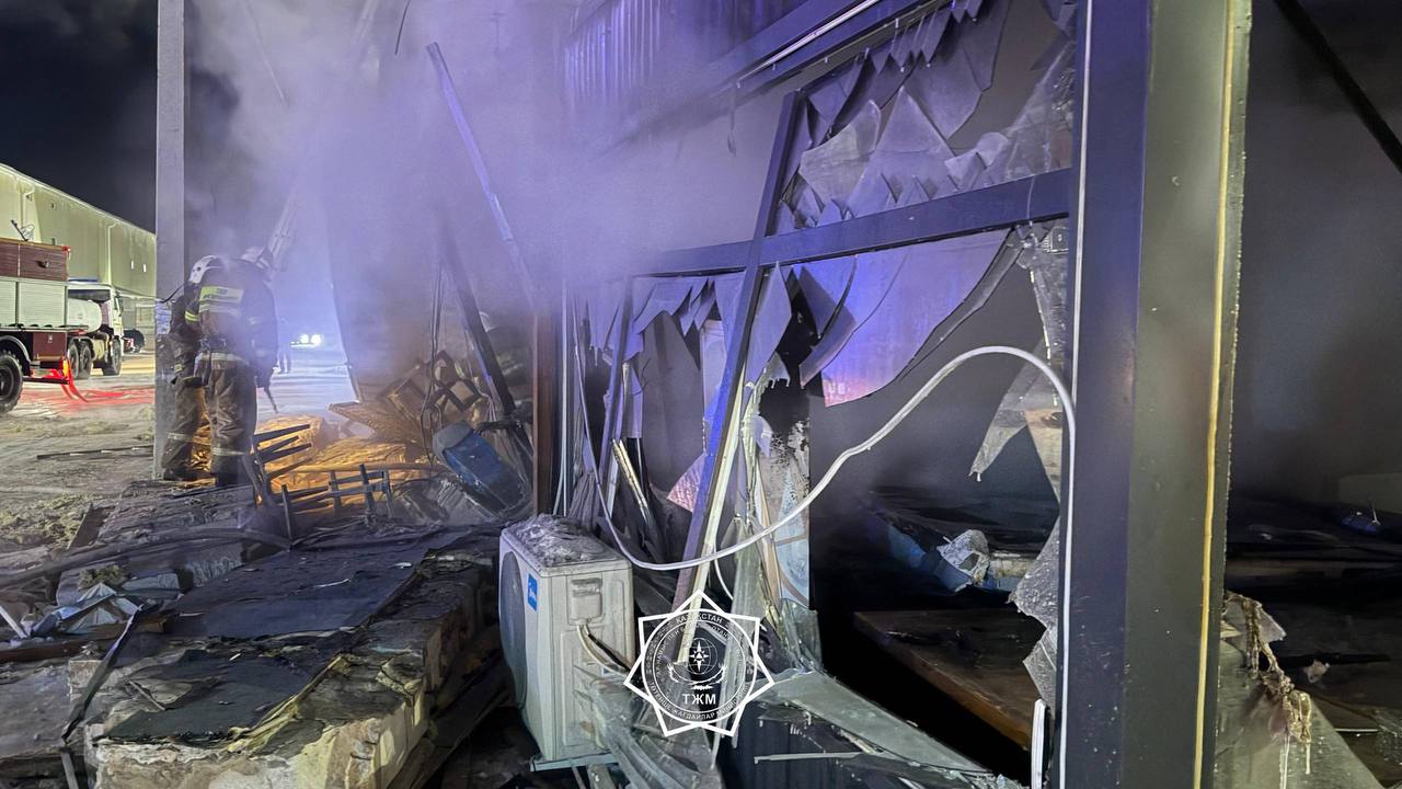 Шесть человек погибли, еще около 20 пострадали при взрыве газа в кафе в казахстанском Щучинске, сообщили в региональном департаменте по ЧС Акмолинской области